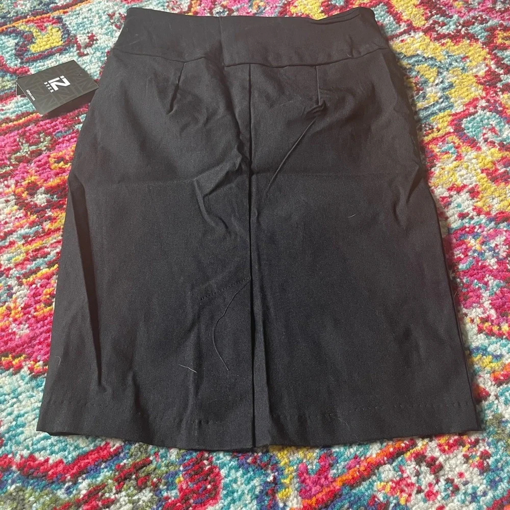 Black skirt - Picture 2 of 3